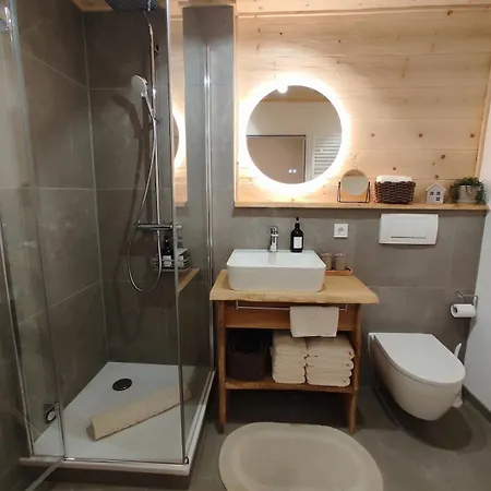 Zirbennest Mit Hallenbad - Sauna Apartment